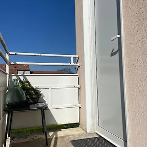  Appartement T2 Proche De La Gare En Bresse France